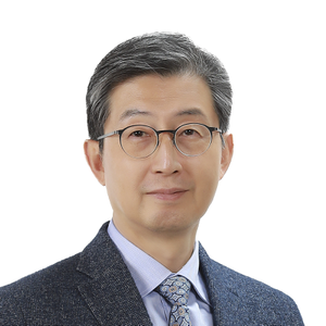 Dr. Ki-soon Park (Senior Advisor at Denton's Lee, Professor at Sungkyunkwan University)