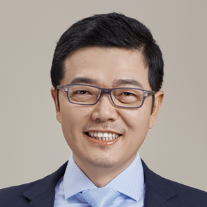 Wayne Shi (Country Lead and Head of General Medicines for Sanofi Greater China)