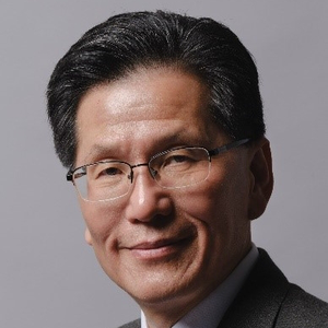 Professor Zhu Tian (Professor of Economics, Santander Chair in Economics, Associate Dean and Director of EMBA Program at CEIBS)